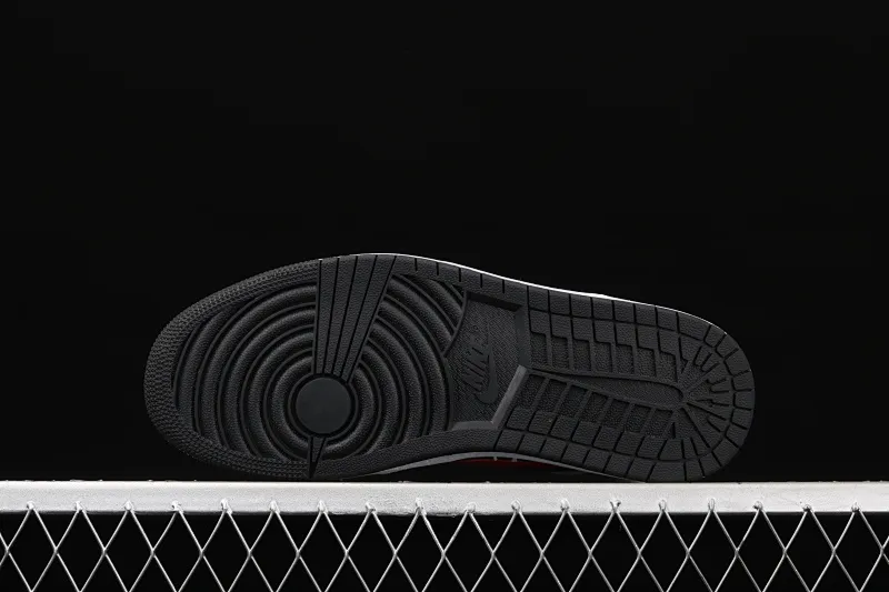 All categories Air Jordan Jordan series basketball shoes Air Jordan 1 Mid Air Jordan 1 Mid AJ1 Joe 1 black and white red hook Zhongbang basketball shoes 554724-075